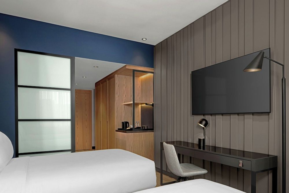 Classic Room, 2 Twin Beds, Non Smoking, City View
