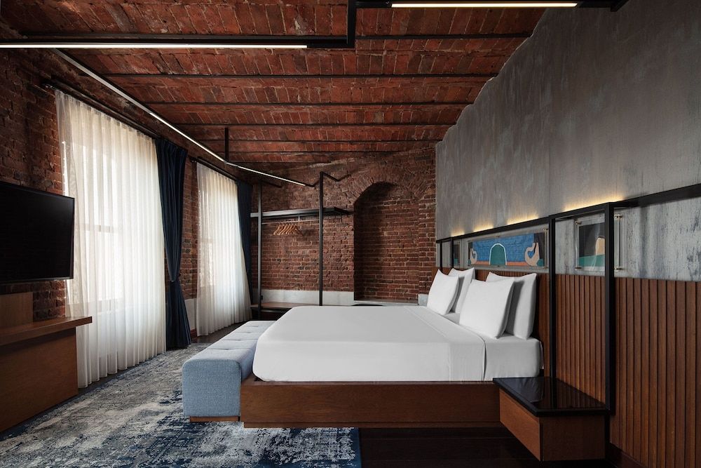 Suite, 1 King Bed with Sofa bed, Non Smoking