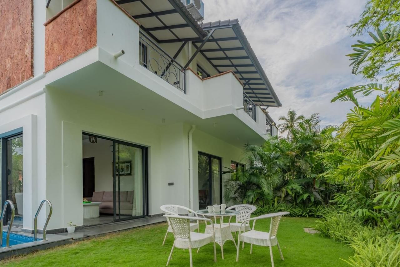ELIVAAS 3 BHK with Pvt Pool & Garden - Laguna Echo