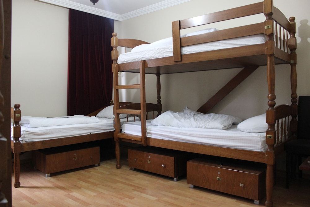 Standard Room, Multiple Beds, Private Bathroom