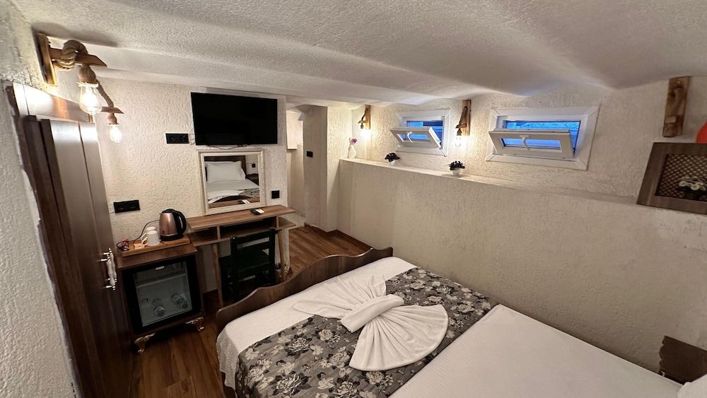 Economy Room