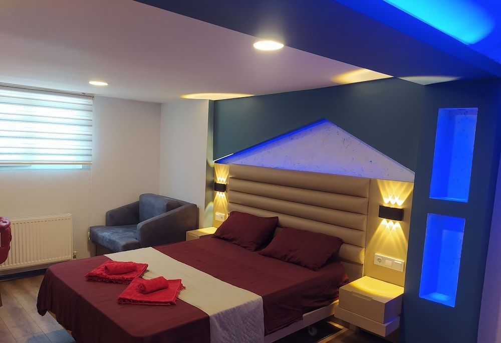 Honeymoon Apartment