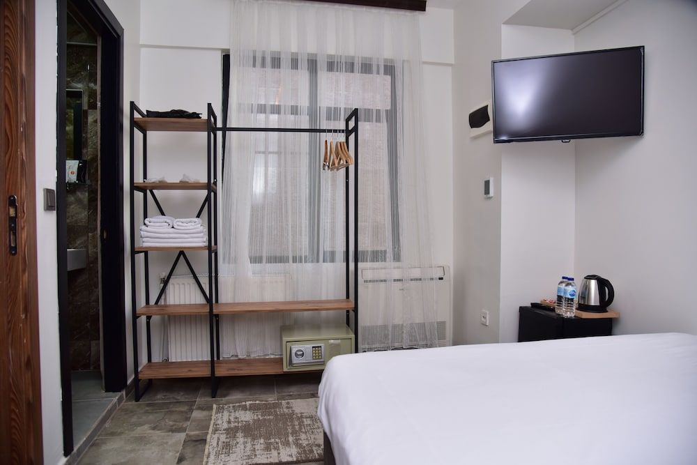 Standard Room, 1 Queen Bed, Non Smoking, Ensuite