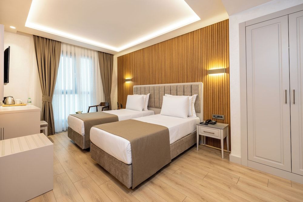Carina Gold Hotel and Restaurant