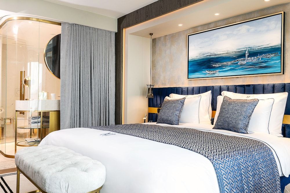 Deluxe King Room with Sea View