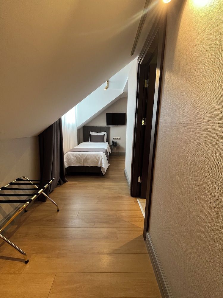 Economy Twin Room