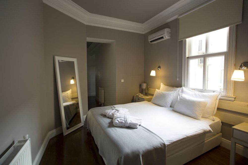 Miel Suites