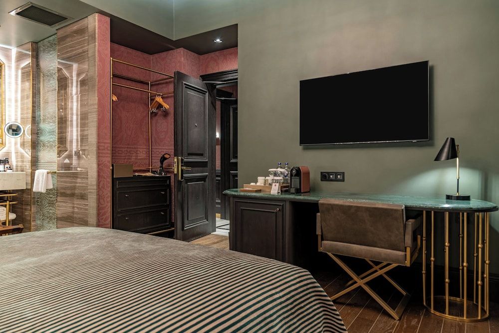 Orient Occident Hotel Istanbul, Autograph Collection Standard Room, 1 King Bed, No View 9