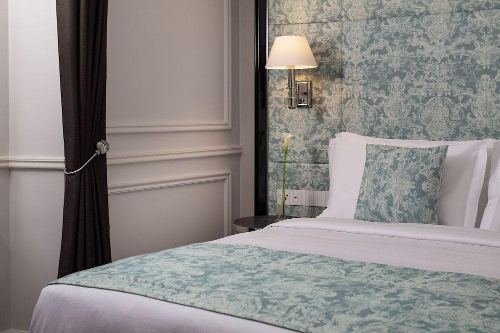 Grand Room, 1 King Bed, Non Smoking