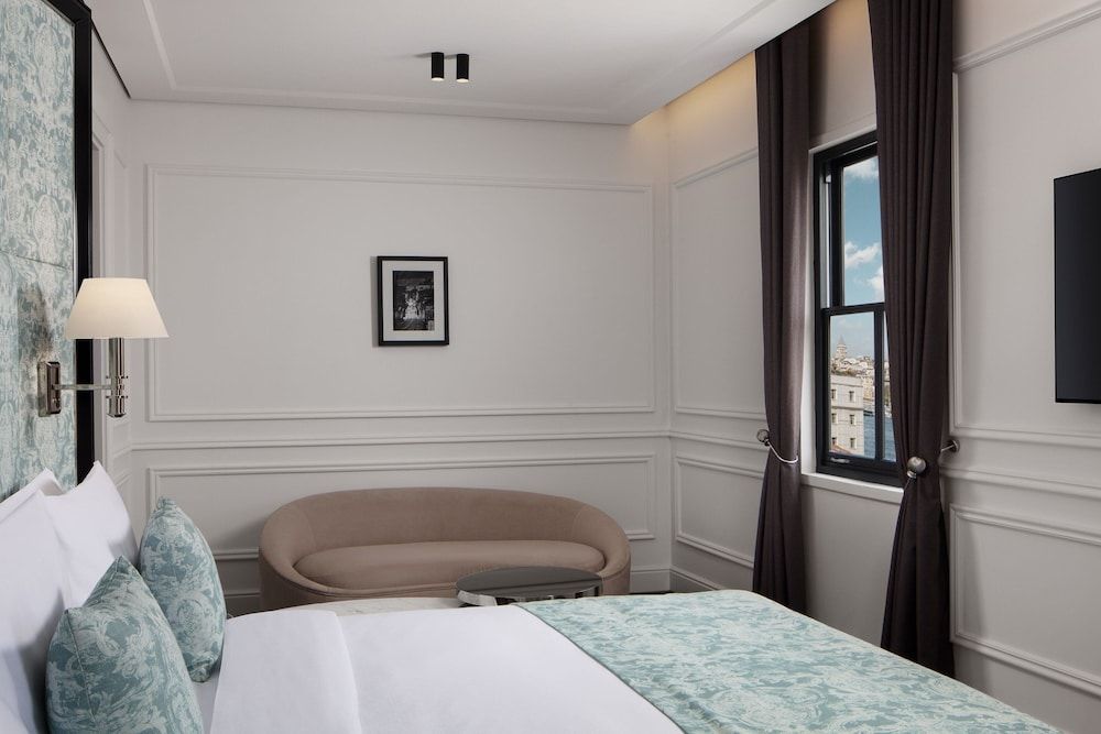 Grand Room, 1 King Bed, Non Smoking (View)