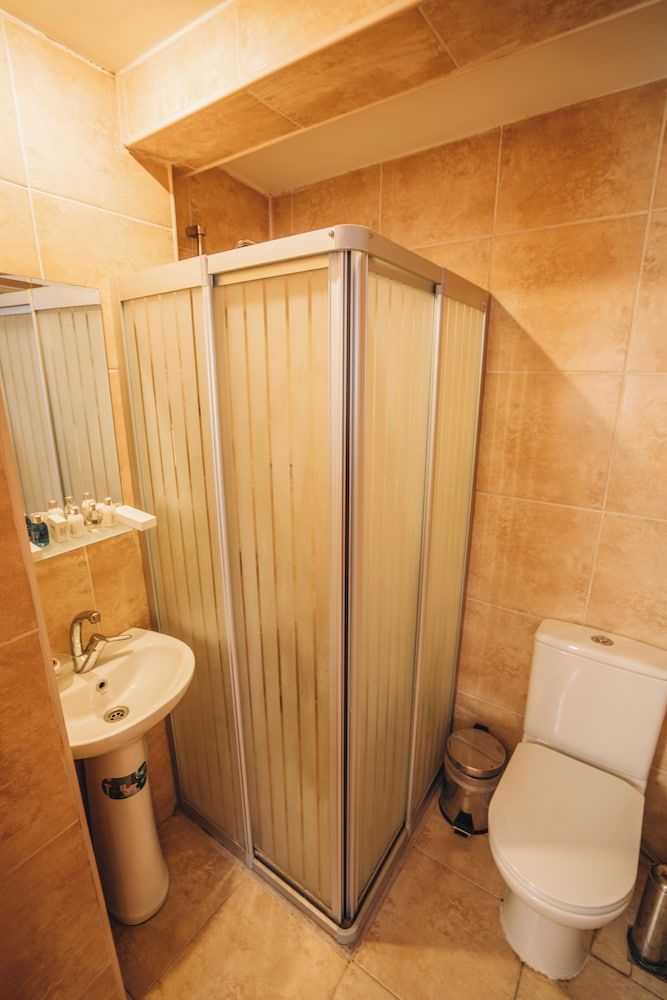 Economy Quadruple Room