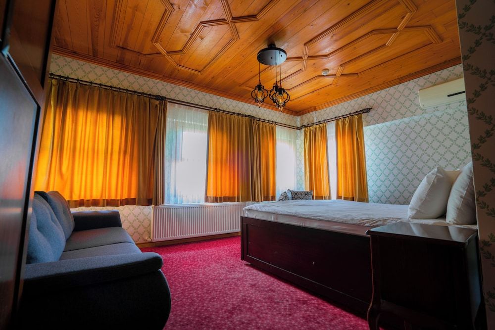 Panoramic Room