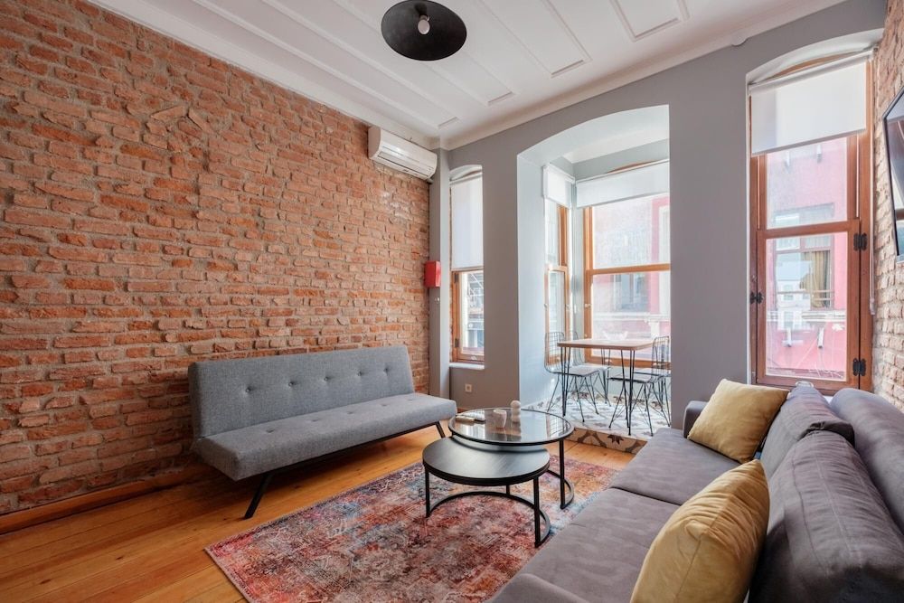 Rustic Stone Flat 5 min to Taksim Square