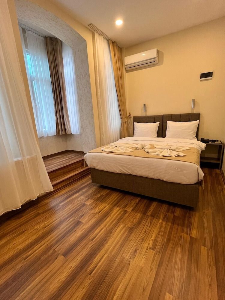 Taksim Nacre 360 Suit