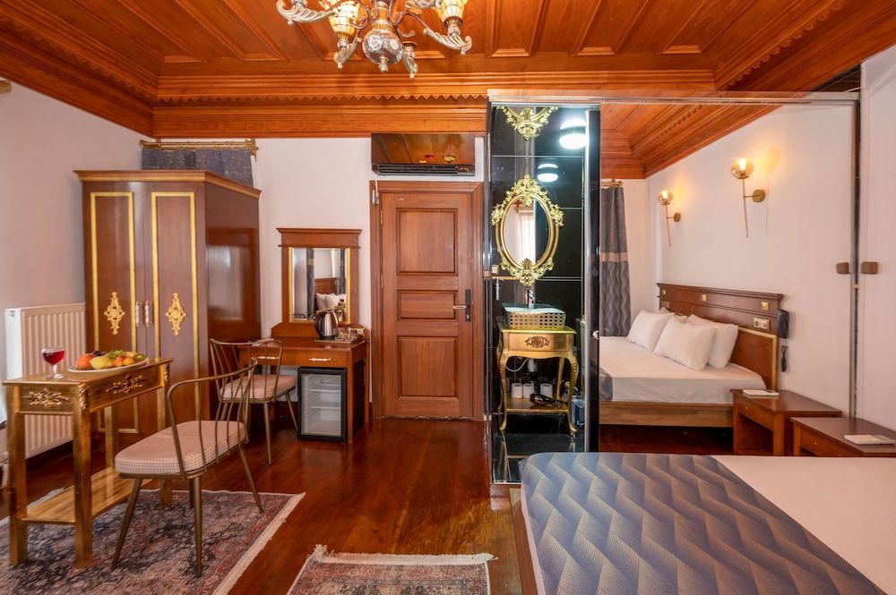 Deluxe Room, 1 Queen Bed