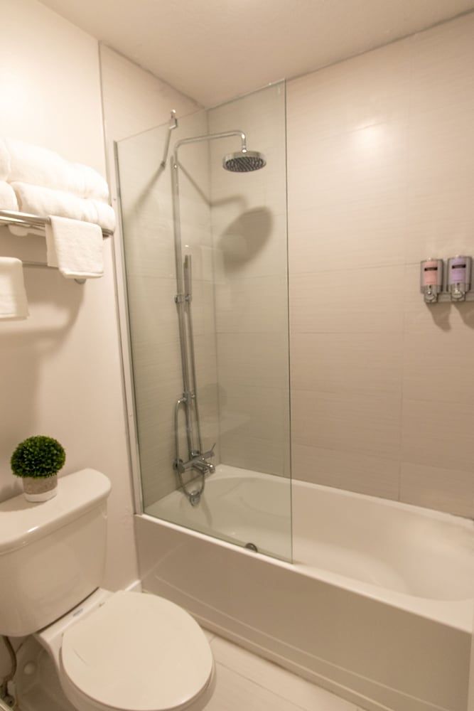 A & S Vacation Rooms Comfort Room, 2 Queen Beds, Non Smoking, Pool Access 20