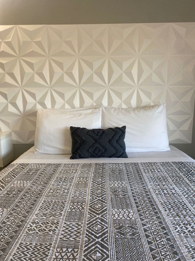 A & S Vacation Rooms Comfort Room, 2 Queen Beds, Non Smoking, Pool Access 7