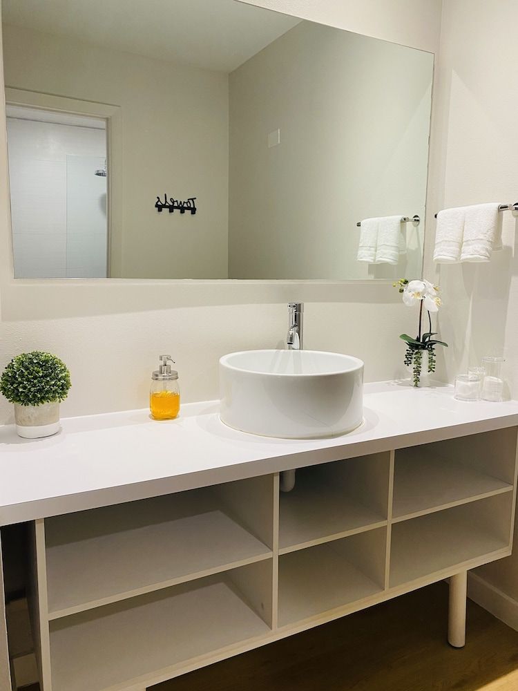 A & S Vacation Rooms Comfort Room, 2 Queen Beds, Non Smoking, Pool Access 18