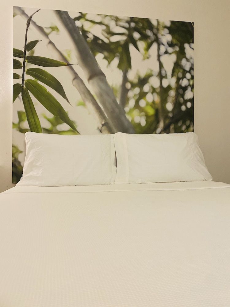 A & S Vacation Rooms Comfort Room, 2 Queen Beds, Non Smoking, Pool Access 13