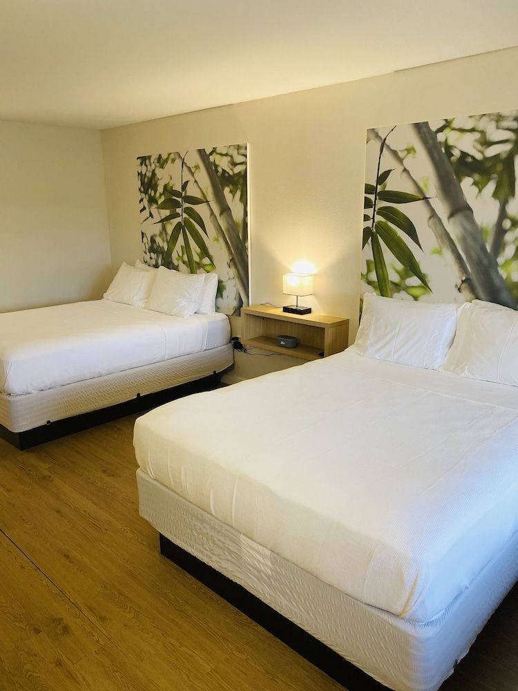 A & S Vacation Rooms Comfort Room, 2 Queen Beds, Non Smoking, Pool Access 11