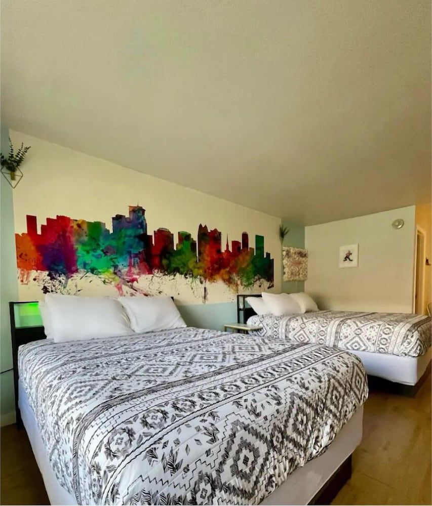 A & S Vacation Rooms Comfort Room, 2 Queen Beds, Non Smoking, Pool Access 15