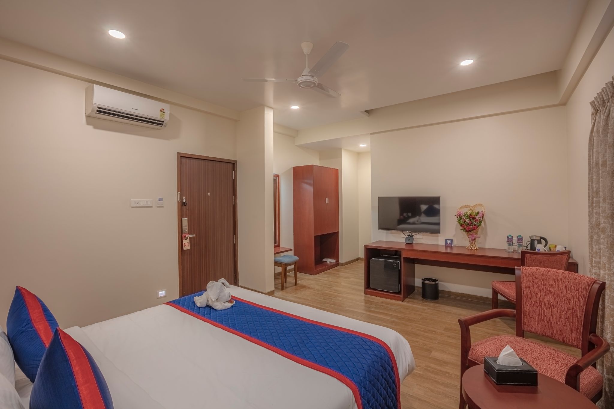Zip By Spree Hotels Kolhapur Superior King Room With City View 5