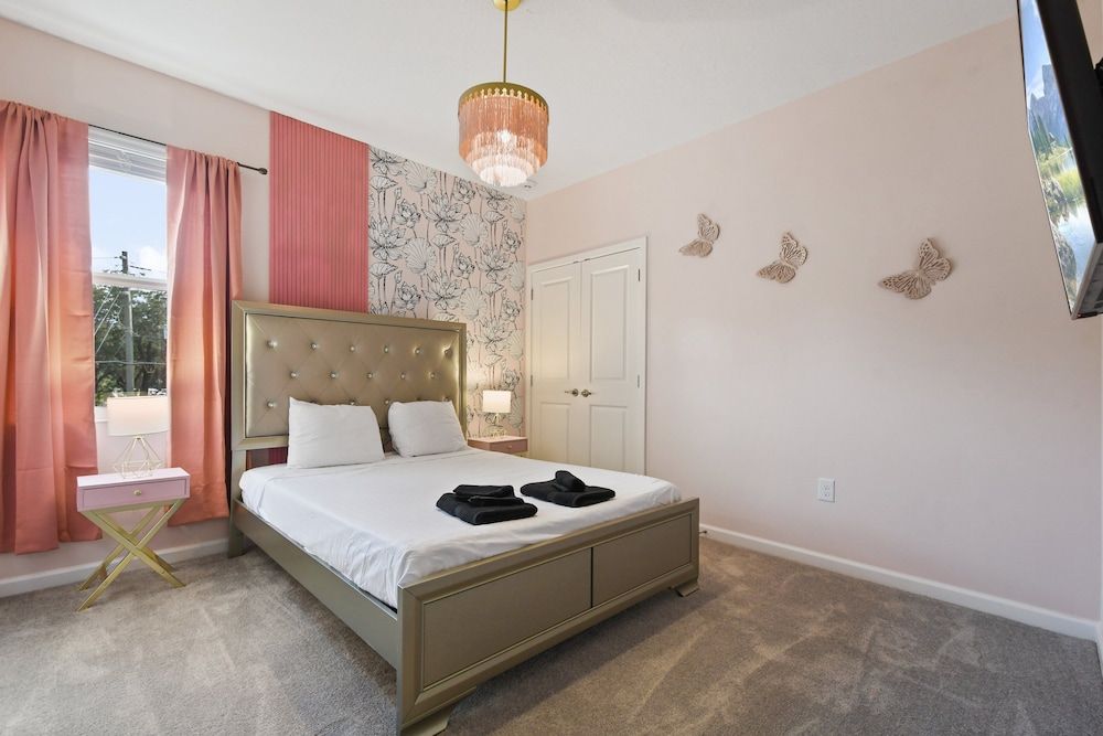 House, Multiple Beds, Pool Access, Pool View (294MB BV)