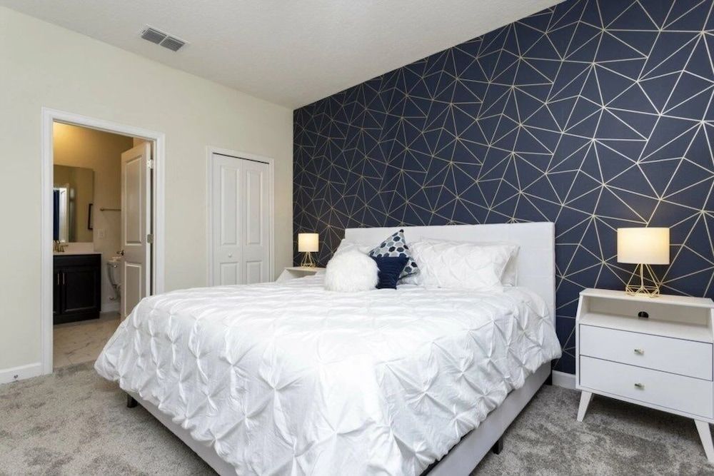 House, Multiple Bedrooms
