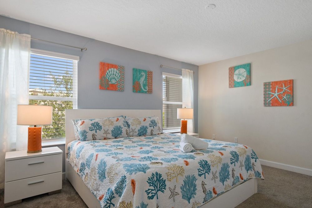 House, Multiple Beds, Pool Access, Pool View (820PBD_M CG)