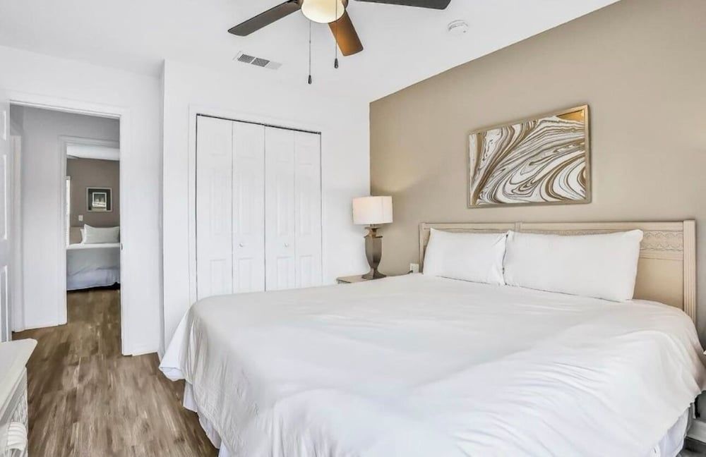 Central to all the fun Disney Townhome, 3 Bedrooms, Kitchen, Courtyard View 2