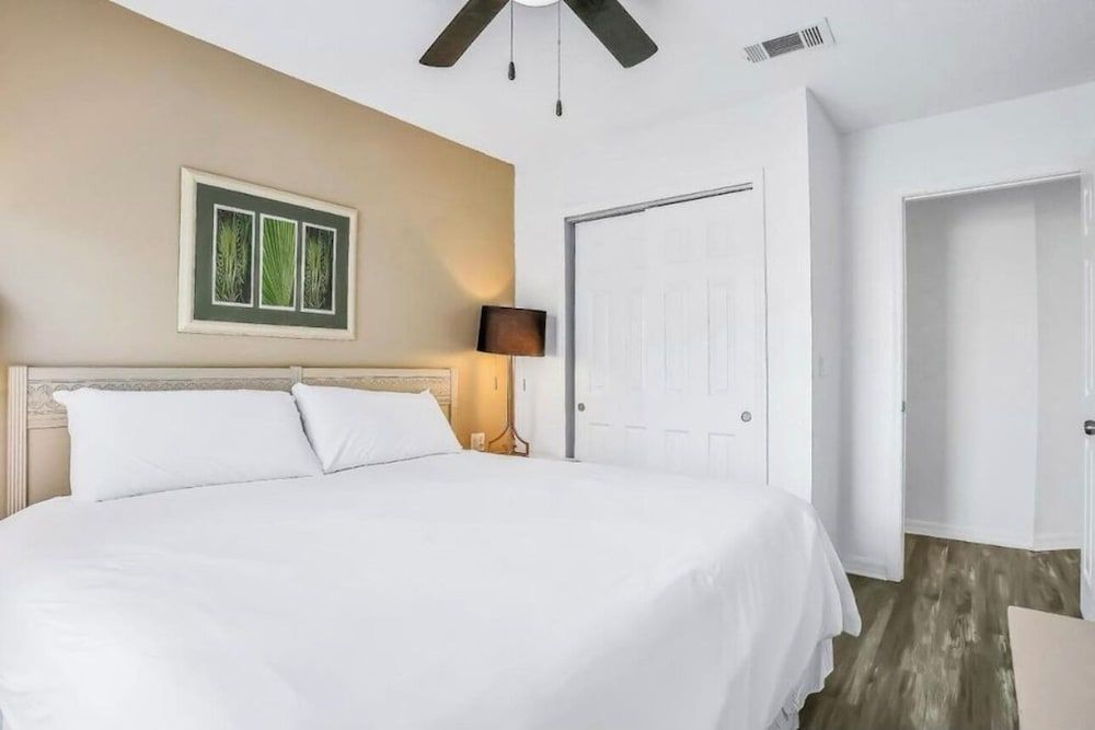 Central to all the fun Disney Townhome, 3 Bedrooms, Kitchen, Courtyard View 3