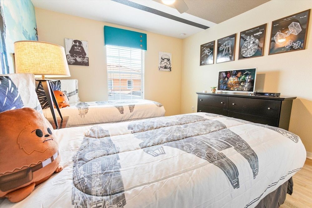 Townhome, Multiple Beds, Pool Access (CAL8955)