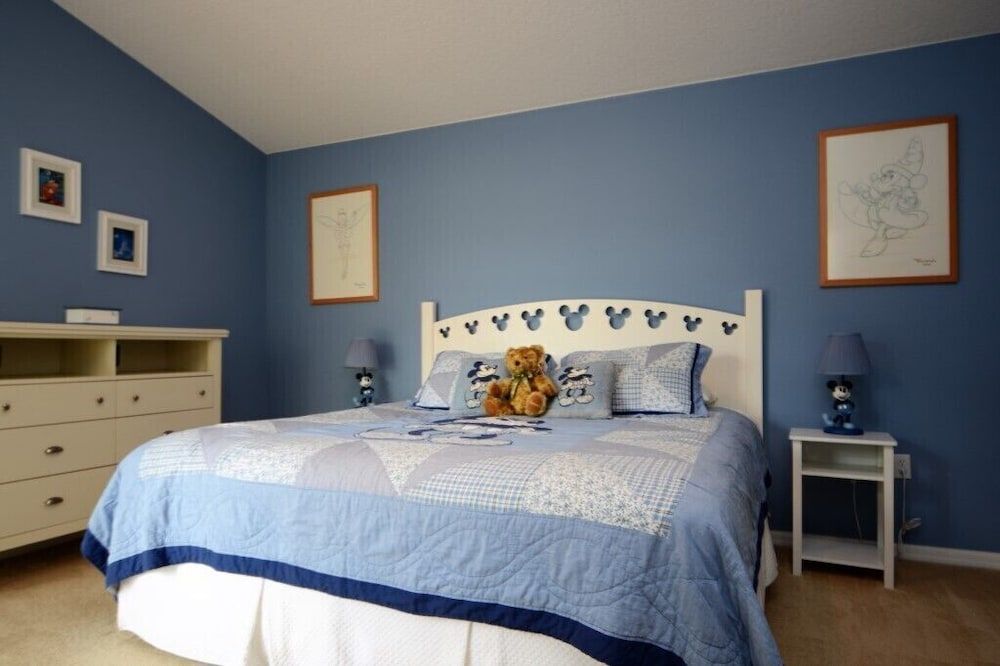 House (4726  4-Bedroom Pool Home,Cumbrian La)