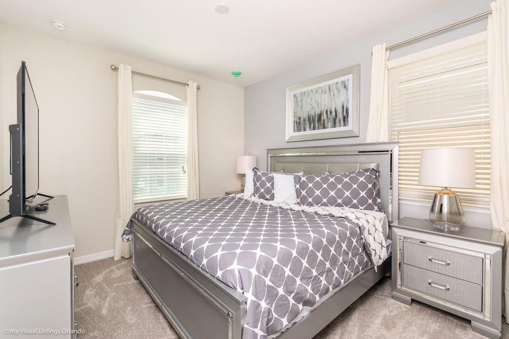 Villa (9063 SUNSHINE)