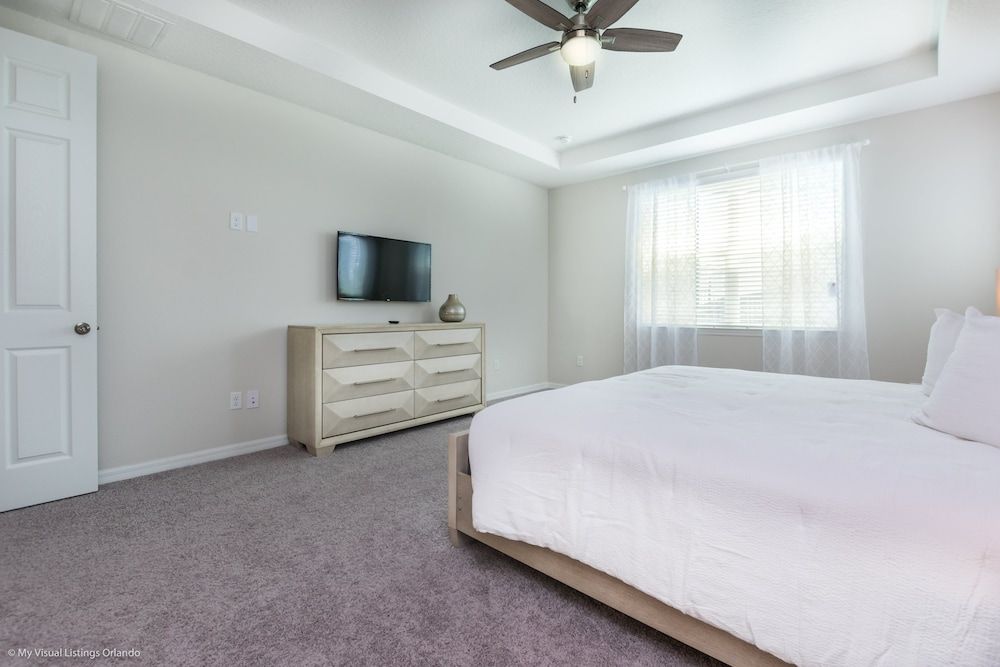 Villa (Amazing 7 Bedroom 5 Bathroom Solara  )