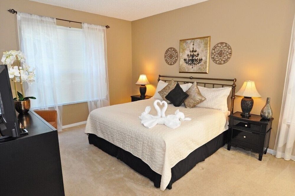 House, Multiple Bedrooms