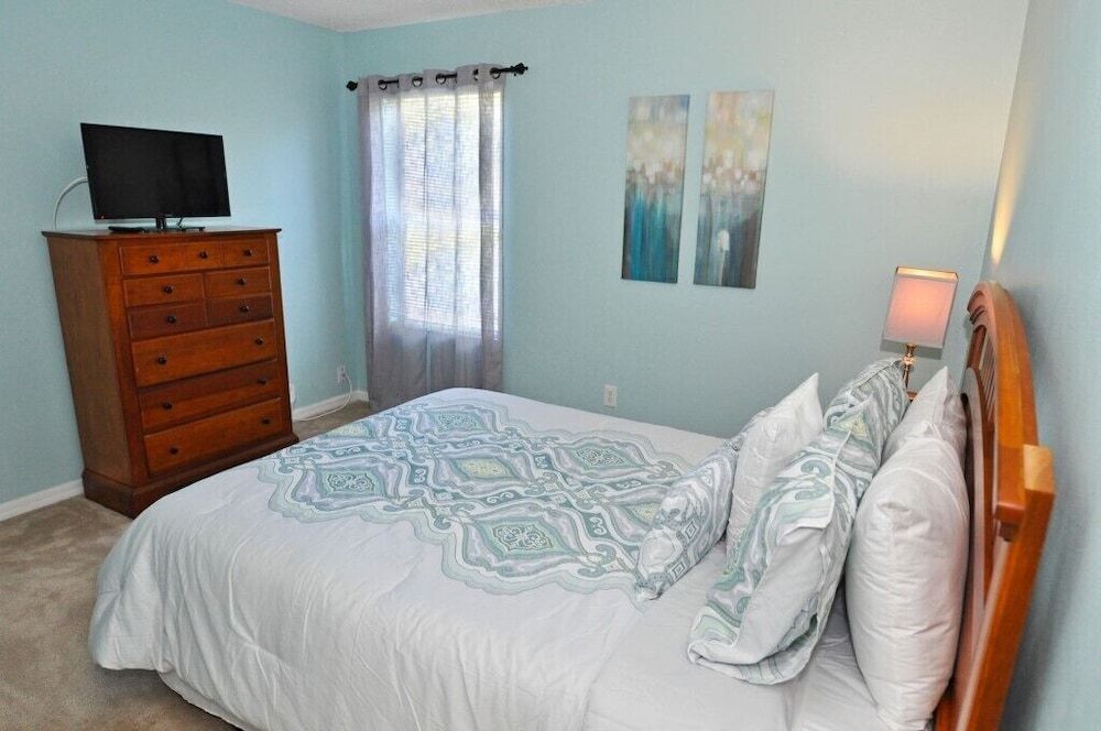 House, Multiple Bedrooms
