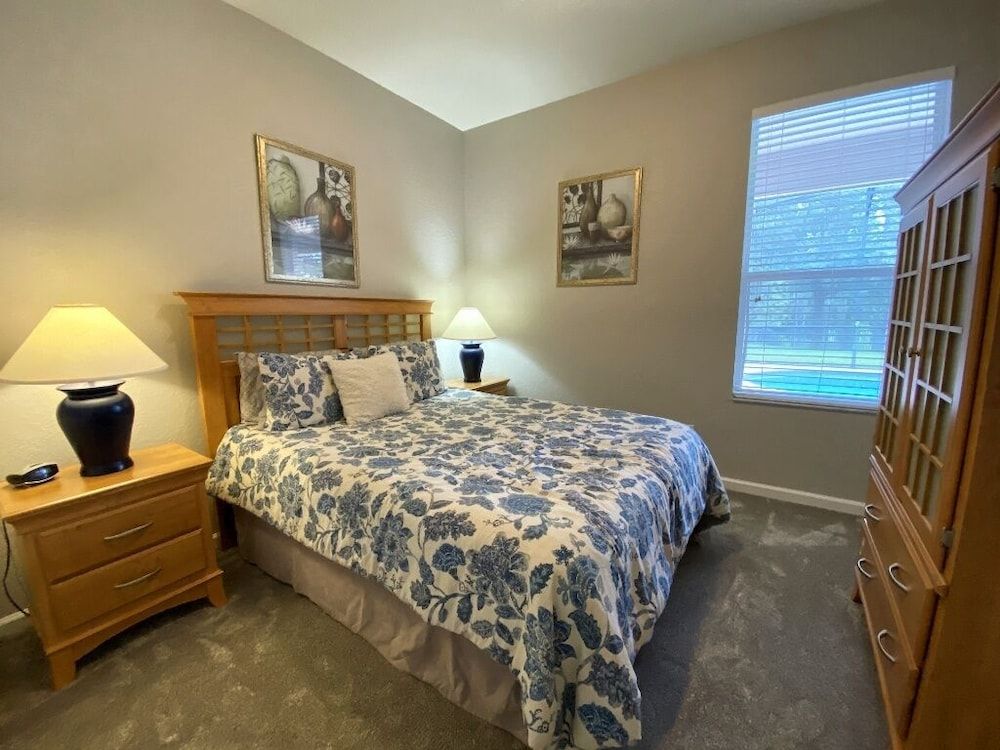House, 6 Bedrooms