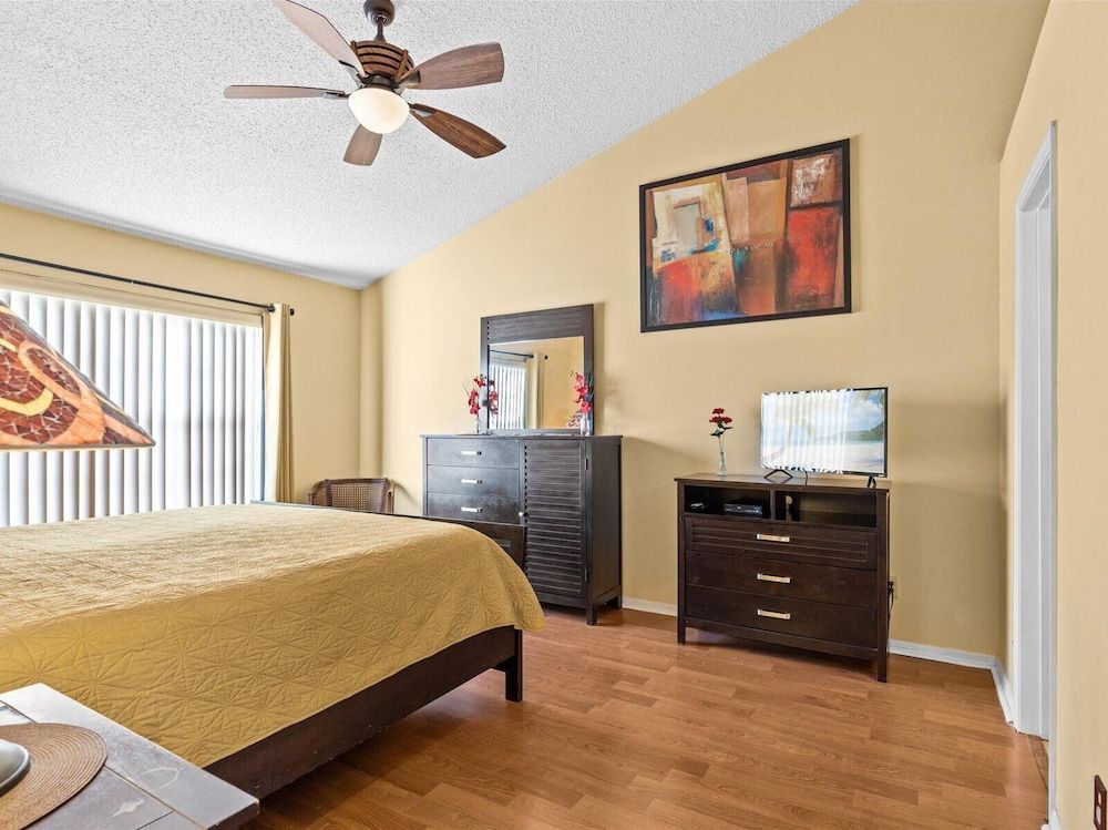 Condo (Pool, spa, playground and more at Vil)