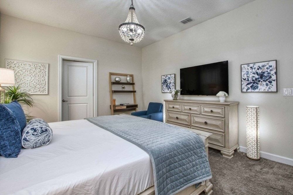 House, Multiple Bedrooms