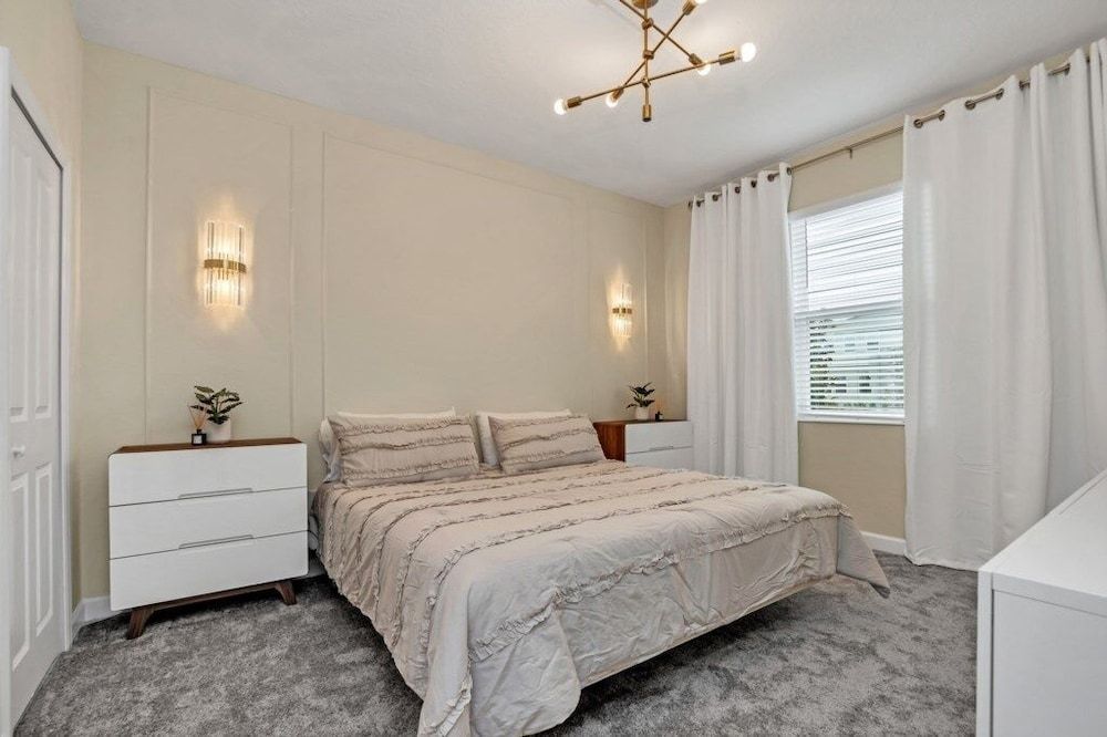 House, Multiple Bedrooms