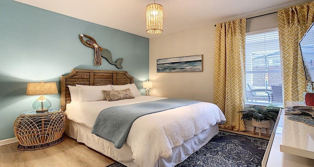 House, Multiple Beds, Pool Access, Pool View (2515AB WH)