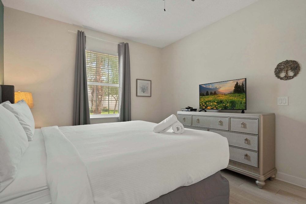 House, Multiple Beds, Pool Access, Pool View (8823IC CG_03)