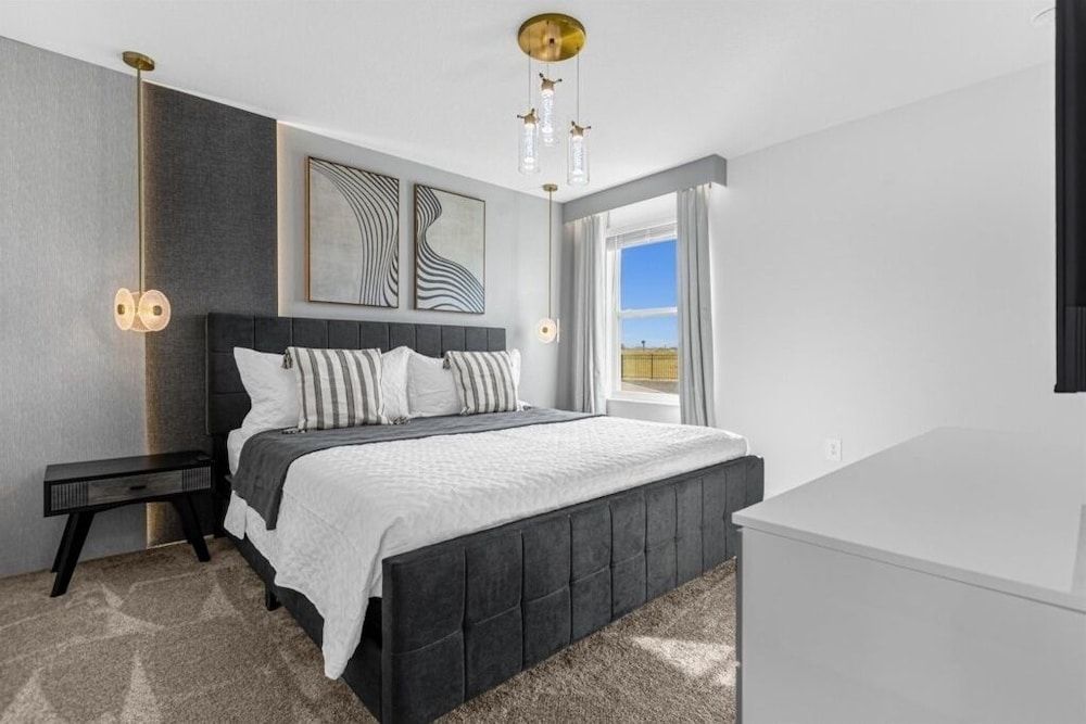 House, Multiple Bedrooms