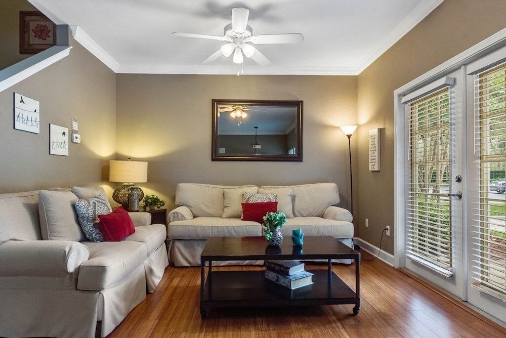 4 Bedrooms S / Lucaya Village Townhouse by RedAwning Townhome, 4 Bedrooms 11