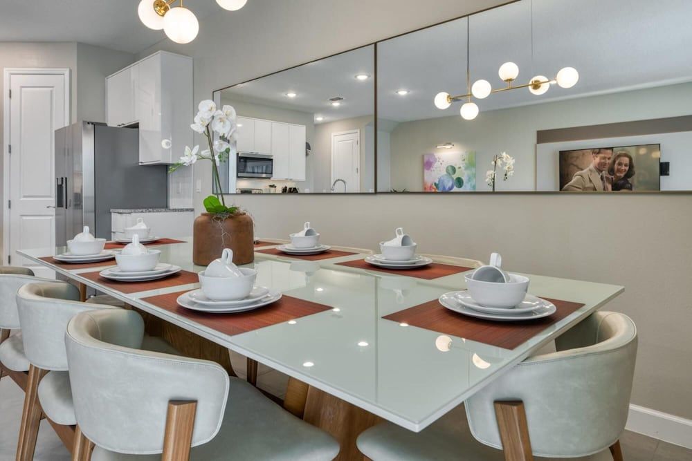 Spacious and Modern Home for 9 Guests