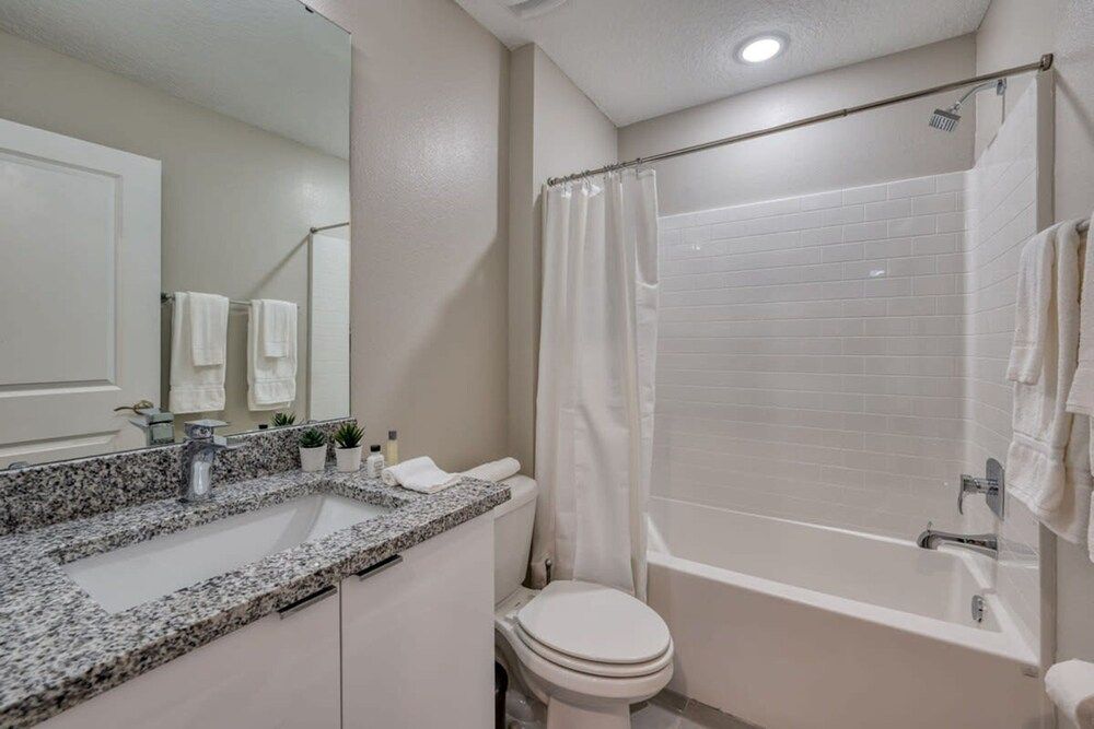 New Chic Modern Home in Prime Location Villa 20