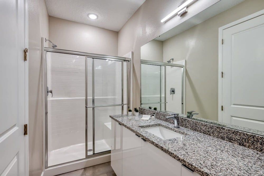 New Chic Modern Home in Prime Location Villa 18