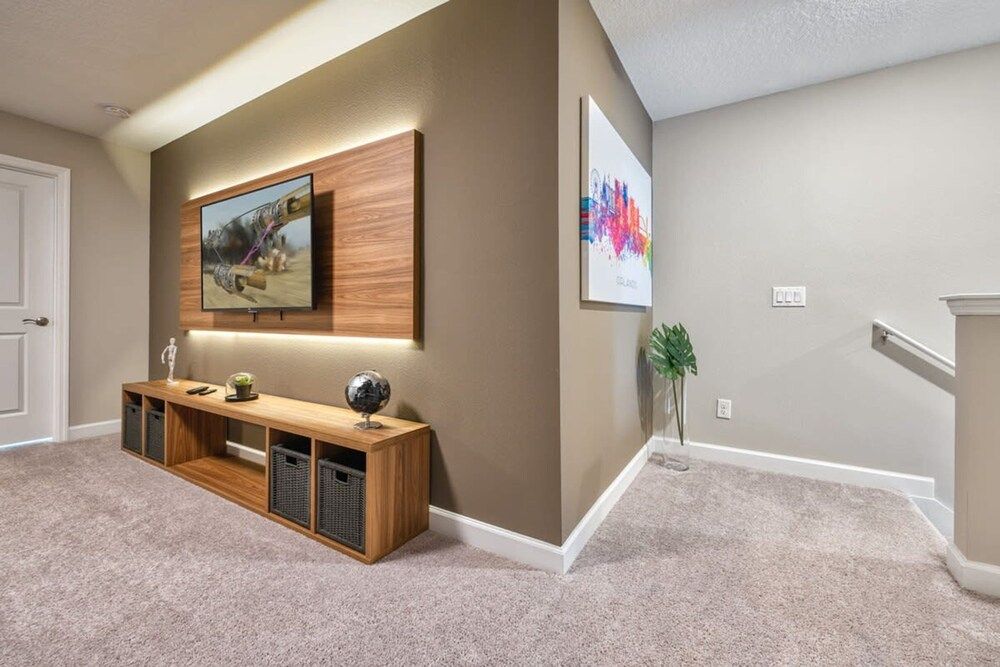 Stylish 4 Bedroom Home 10 min From Disney Villa 26