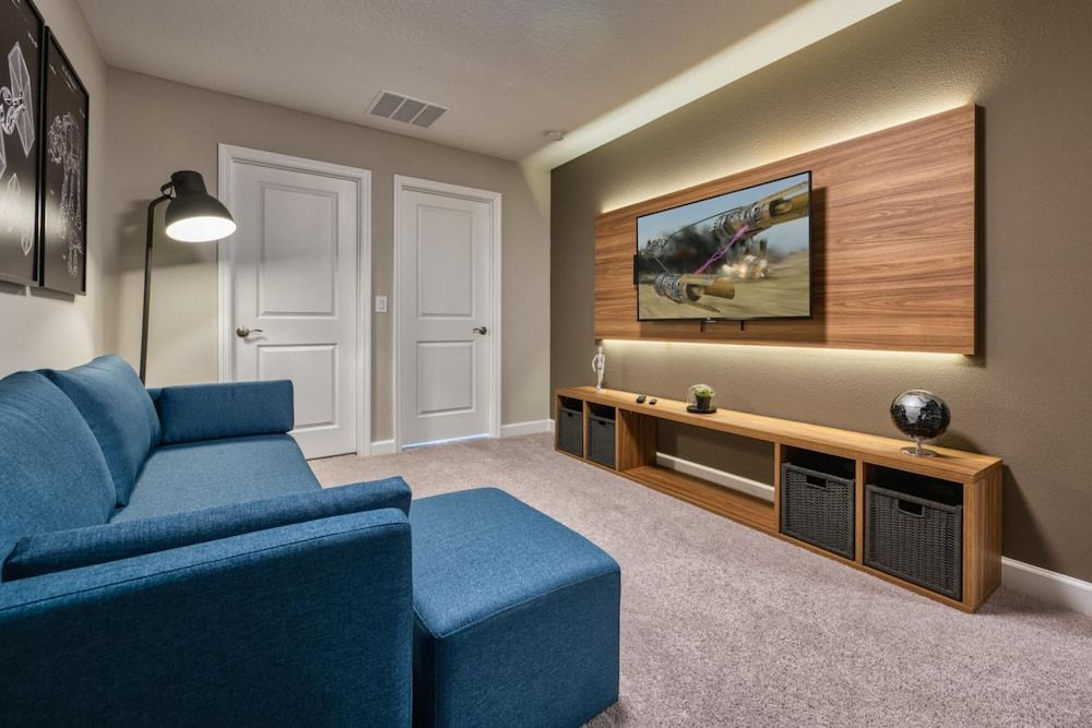 Stylish 4 Bedroom Home 10 min From Disney Villa 22